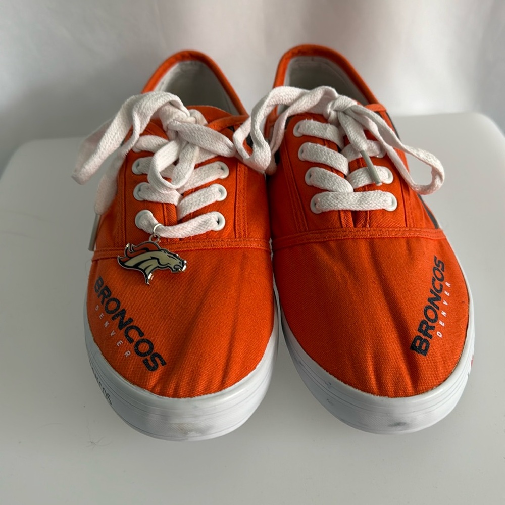 ❤️3/$30 Denver Broncos Women Shoes